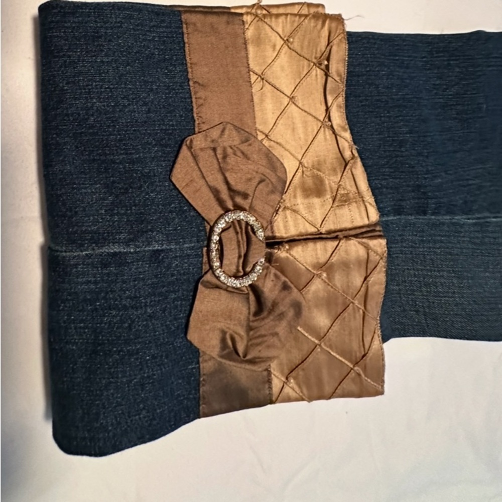 Calvin Klein Jeans Embellished.  Inseam is
30 1/2 inches.